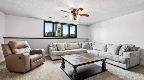 4841 Camelot Dubuque IA 52002