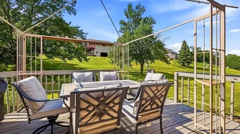 4841 Camelot Dubuque IA 52002