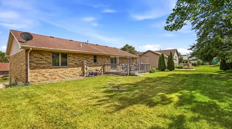 4841 Camelot Dubuque IA 52002