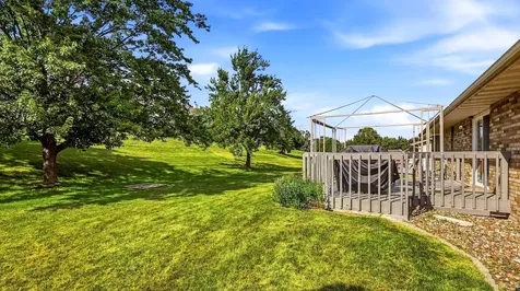 4841 Camelot Dubuque IA 52002