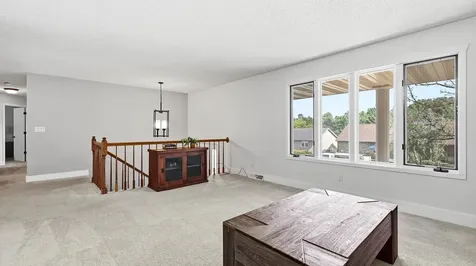 4841 Camelot Dubuque IA 52002