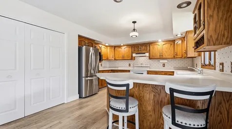4841 Camelot Dubuque IA 52002