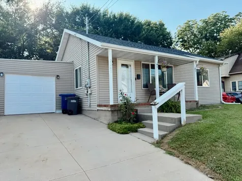 2265 Woodworth Dubuque IA 52001