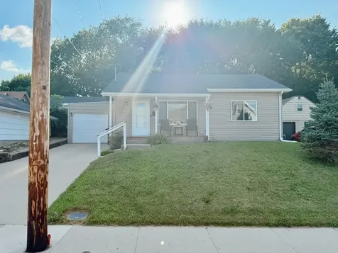 2265 Woodworth Dubuque IA 52001