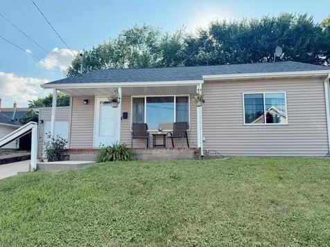 2265 Woodworth Dubuque IA 52001