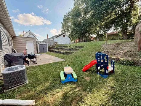 2265 Woodworth Dubuque IA 52001