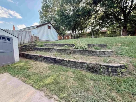 2265 Woodworth Dubuque IA 52001