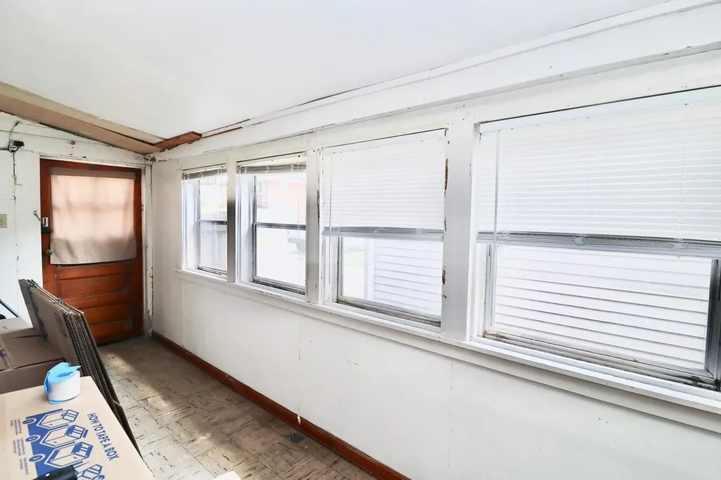 2594 Pearl Dubuque IA 52001