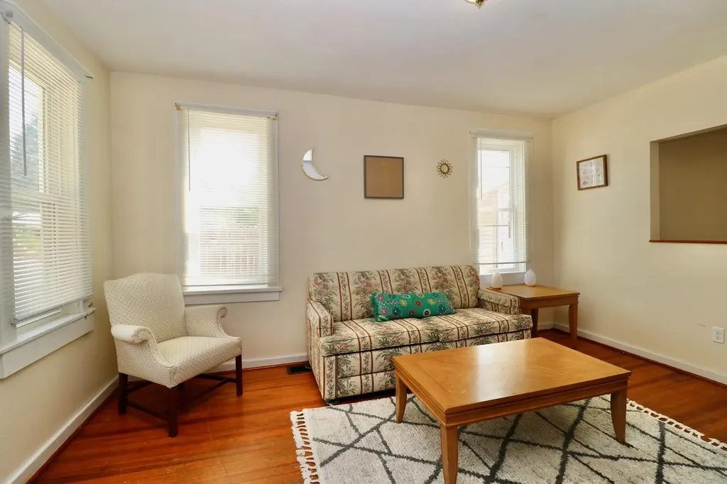 2594 Pearl Dubuque IA 52001