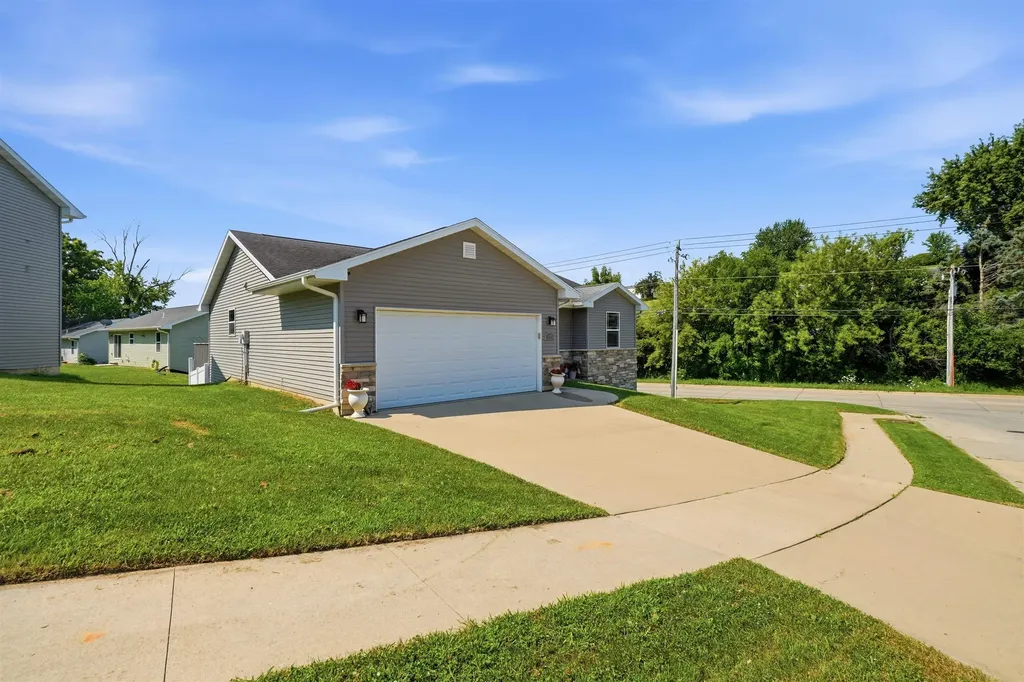 800 Marisa Dubuque IA 52001