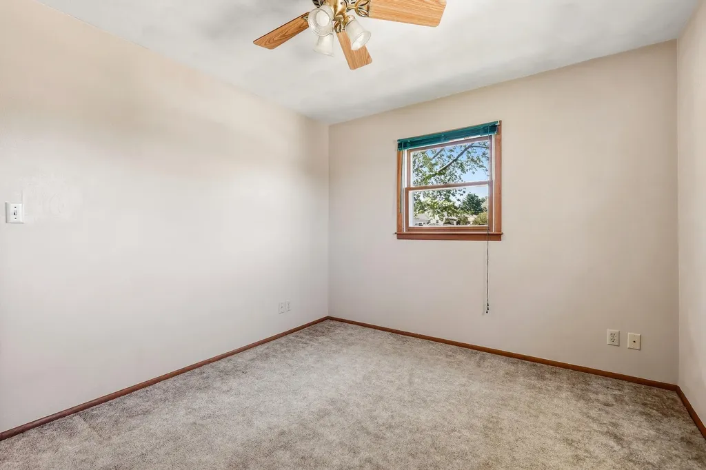 2172 Saint John Dubuque IA 52002