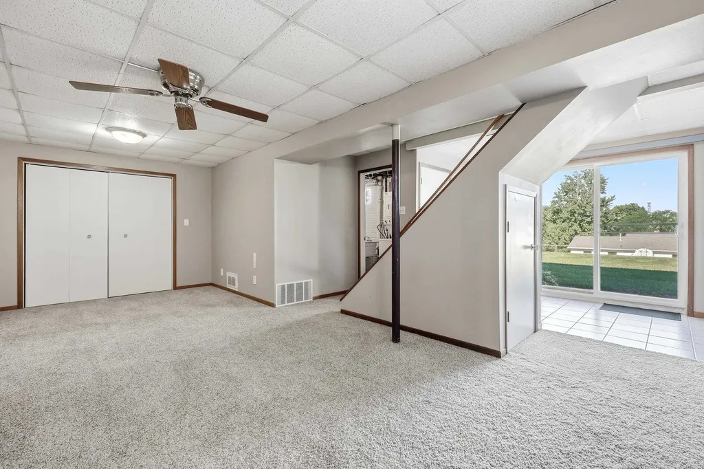 2172 Saint John Dubuque IA 52002