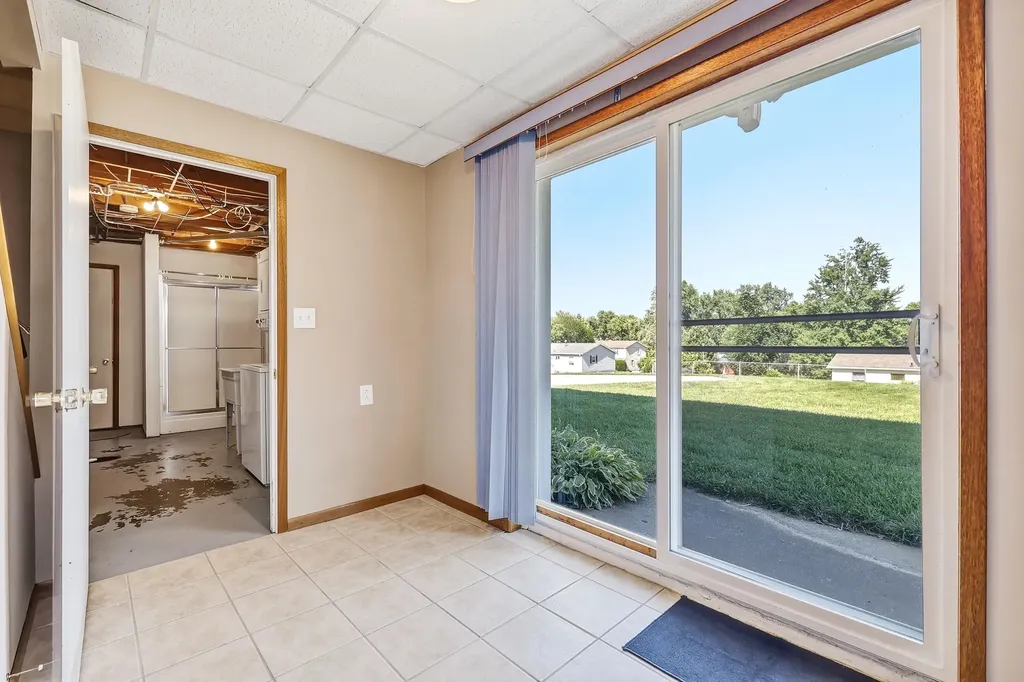 2172 Saint John Dubuque IA 52002