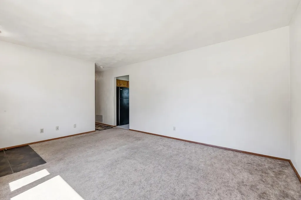 2172 Saint John Dubuque IA 52002