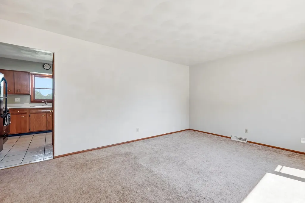 2172 Saint John Dubuque IA 52002