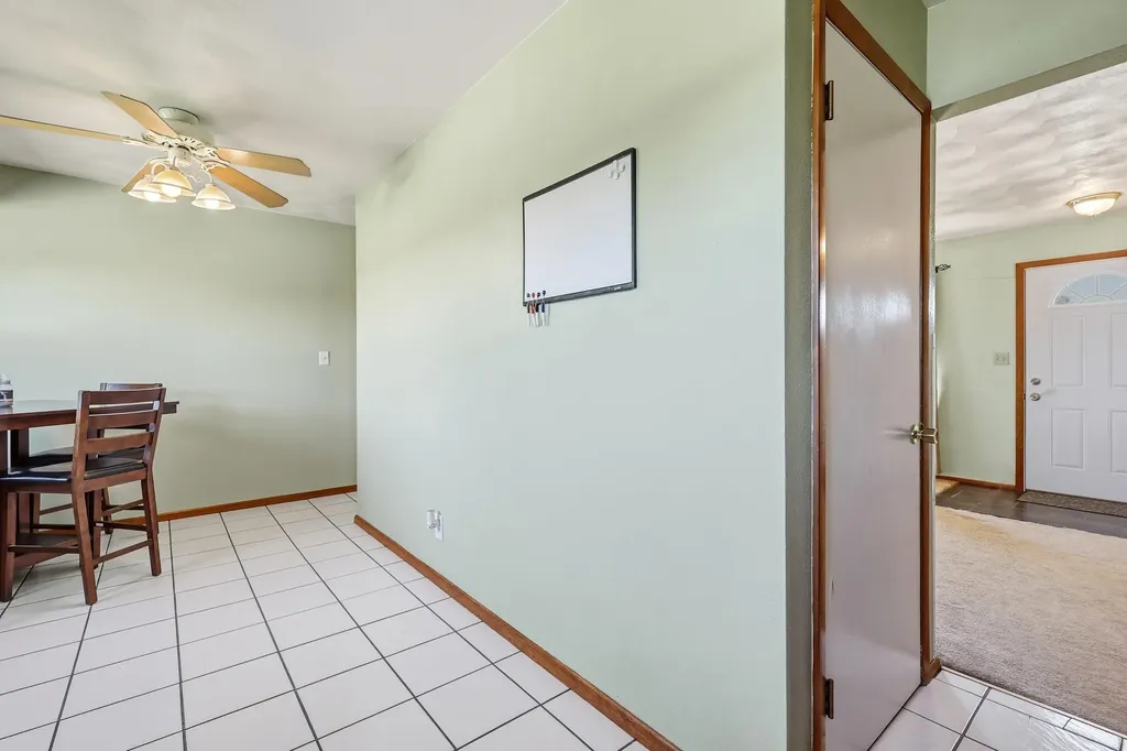 2172 Saint John Dubuque IA 52002