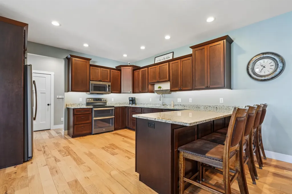 6543 N Cavendish Dubuque IA 52003