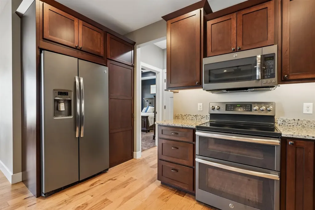 6543 N Cavendish Dubuque IA 52003