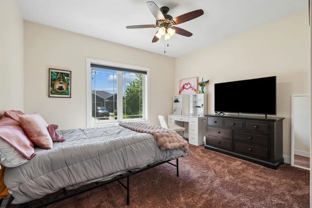 6543 N Cavendish Dubuque IA 52003