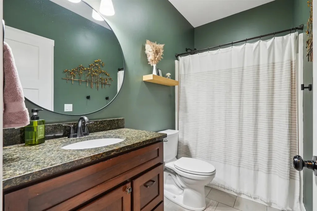 6543 N Cavendish Dubuque IA 52003