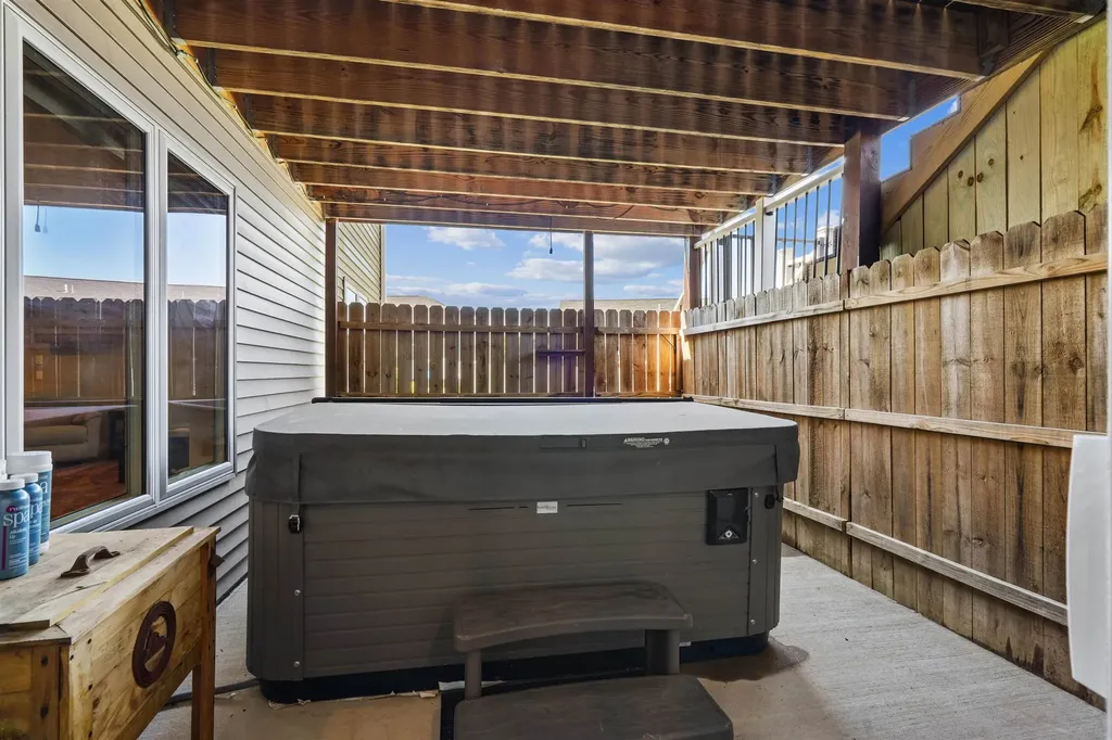 6543 N Cavendish Dubuque IA 52003
