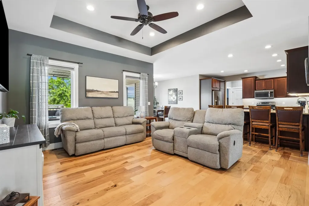 6543 N Cavendish Dubuque IA 52003