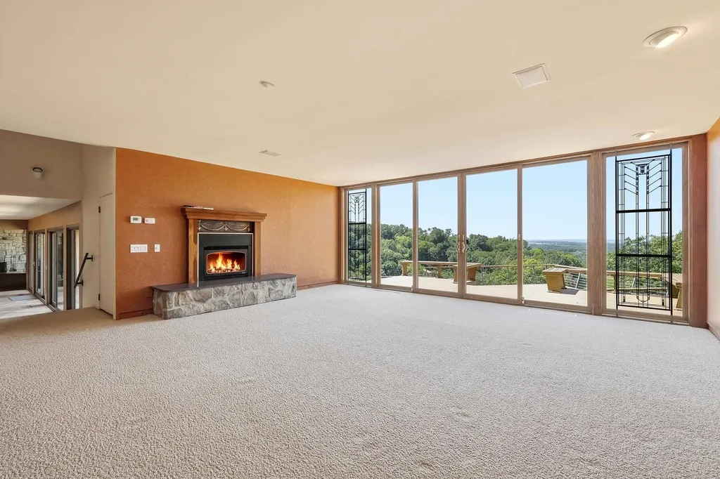 3485 Echo Hills Drive Dubuque IA 52003