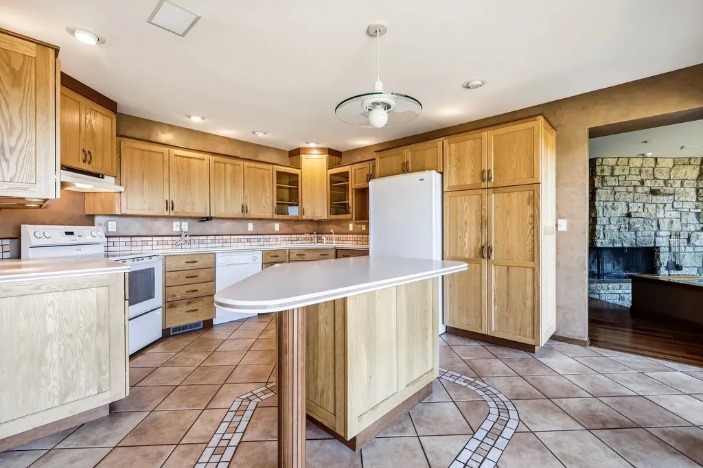 3485 Echo Hills Drive Dubuque IA 52003