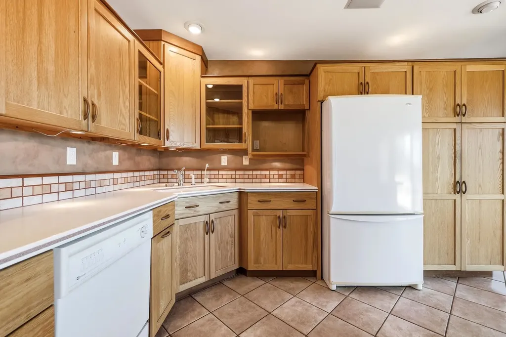 3485 Echo Hills Drive Dubuque IA 52003