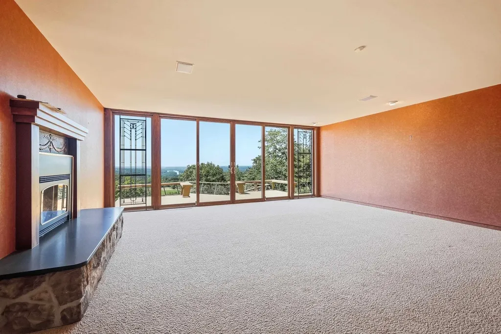 3485 Echo Hills Drive Dubuque IA 52003