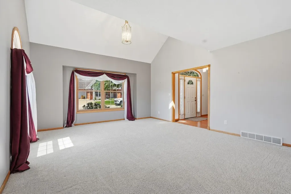 798 Carriage Hill Dubuque IA 52003