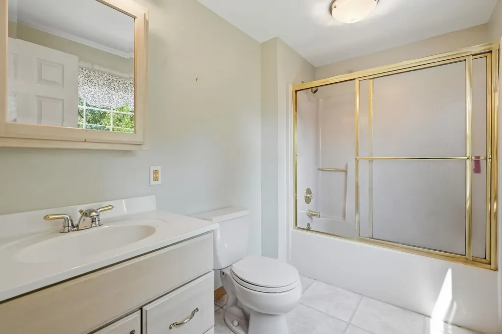 798 Carriage Hill Dubuque IA 52003