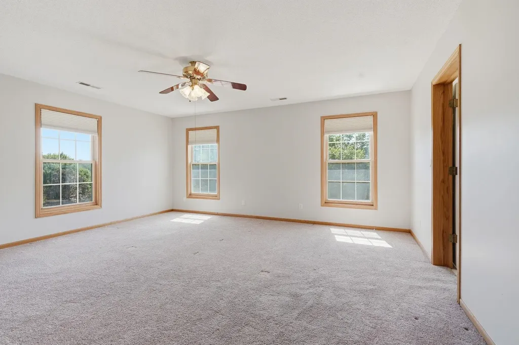 798 Carriage Hill Dubuque IA 52003