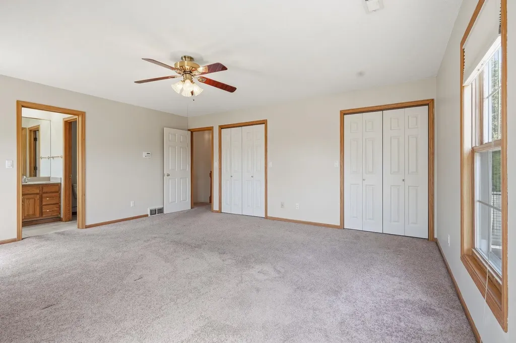 798 Carriage Hill Dubuque IA 52003