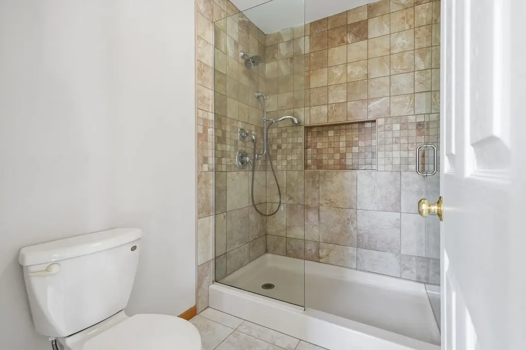 798 Carriage Hill Dubuque IA 52003