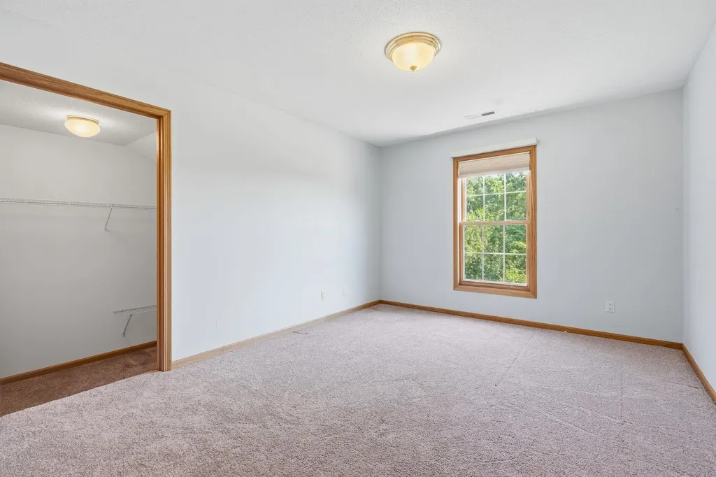 798 Carriage Hill Dubuque IA 52003