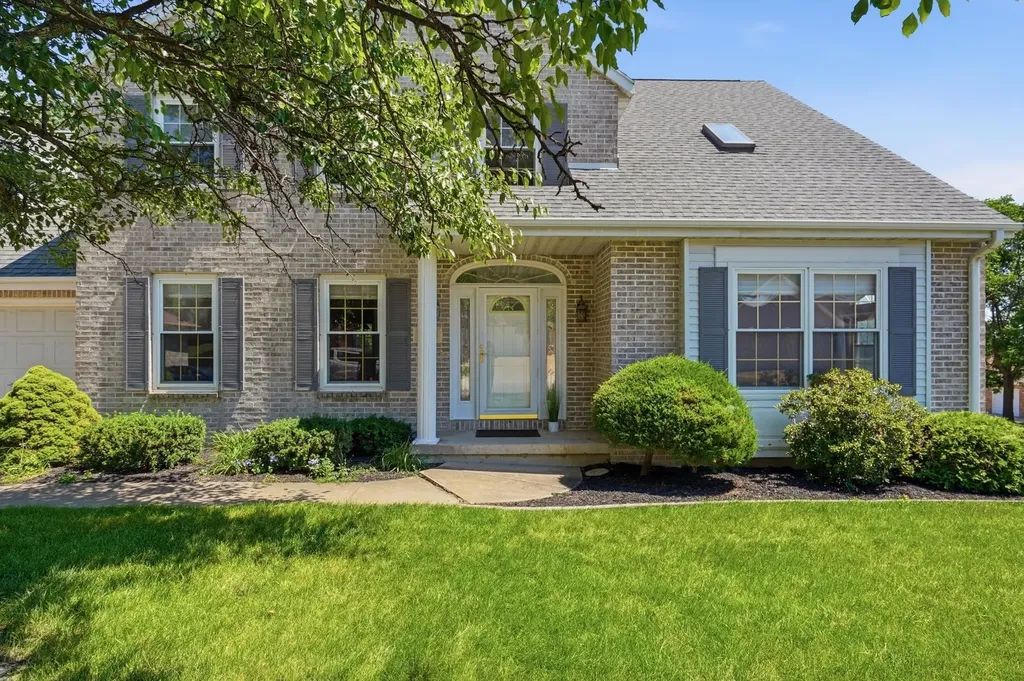 798 Carriage Hill Dubuque IA 52003