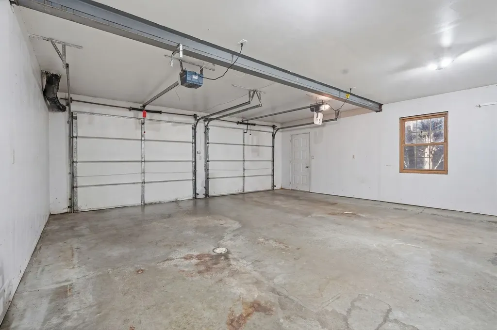 798 Carriage Hill Dubuque IA 52003