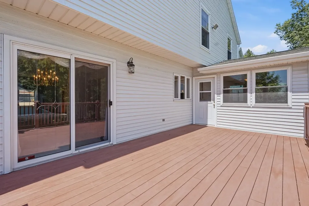 798 Carriage Hill Dubuque IA 52003