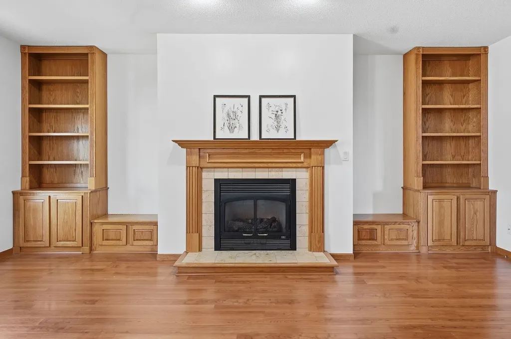 798 Carriage Hill Dubuque IA 52003