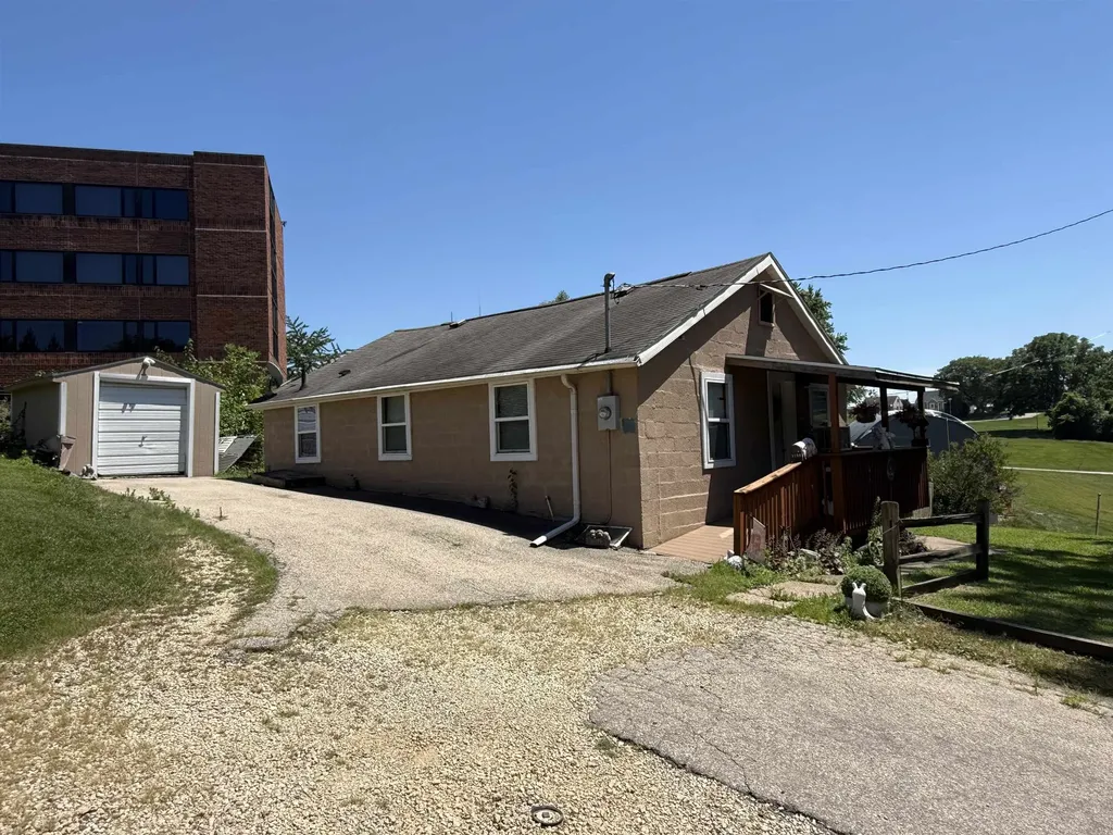 3180 Sheridan Dubuque IA 52001