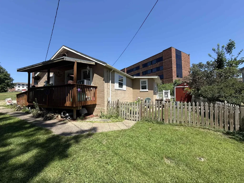 3180 Sheridan Dubuque IA 52001
