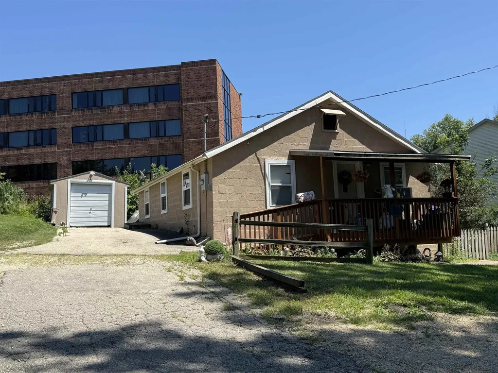 3180 Sheridan Dubuque IA 52001
