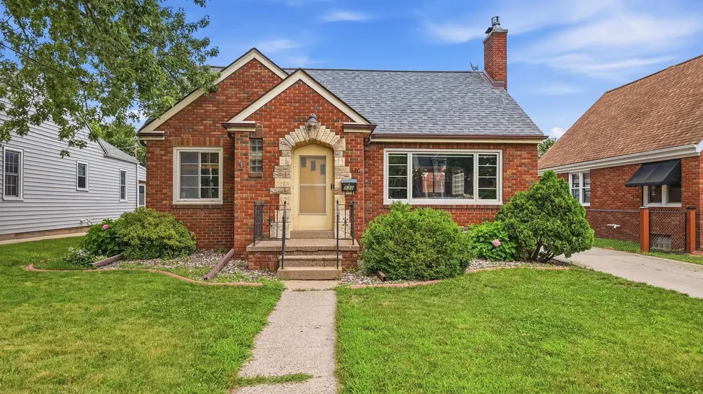 530 S Grandview Dubuque IA 52003
