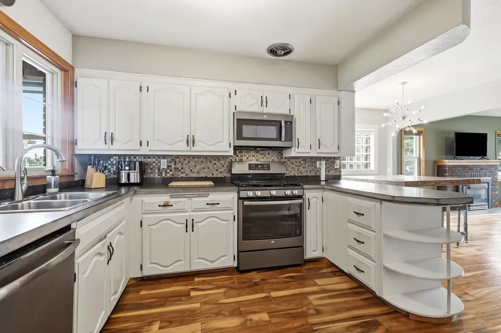 530 S Grandview Dubuque IA 52003
