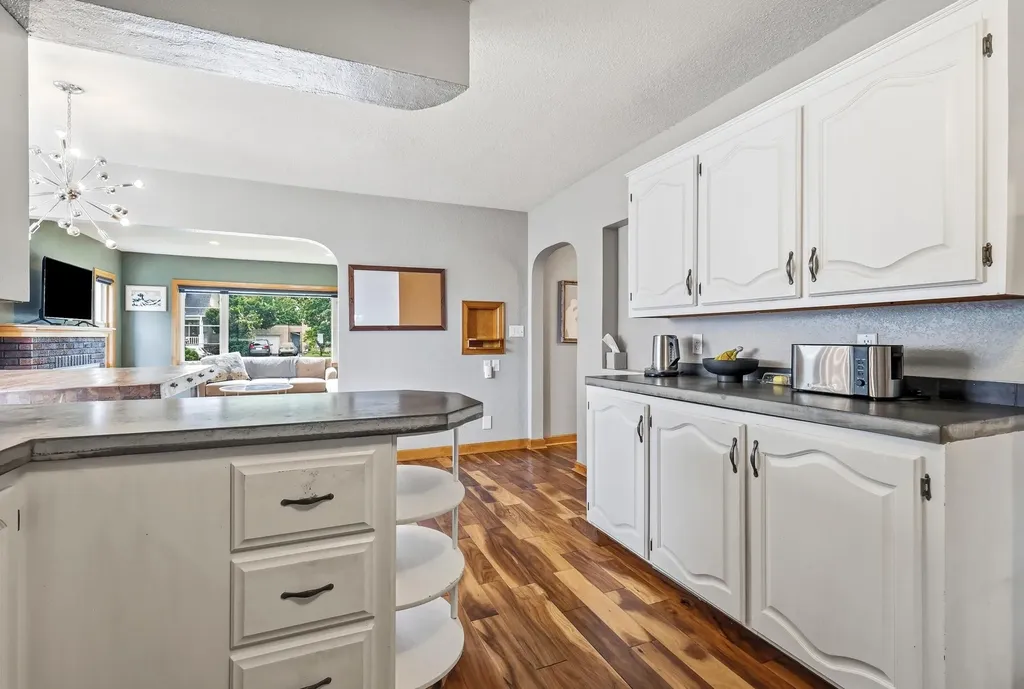 530 S Grandview Dubuque IA 52003
