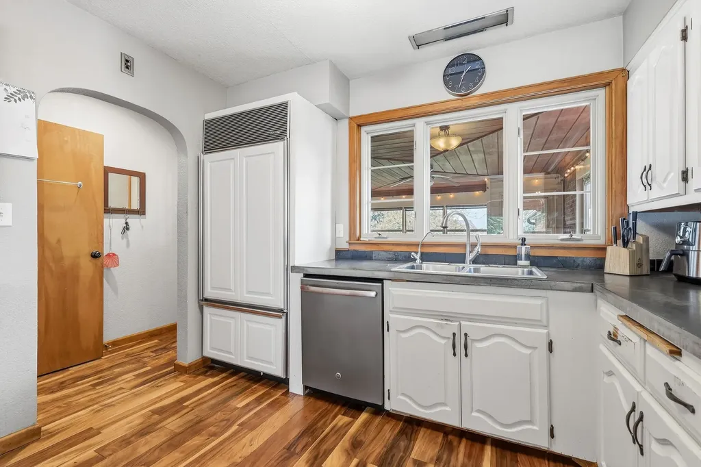 530 S Grandview Dubuque IA 52003