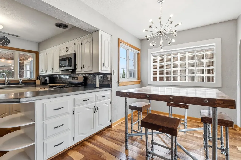 530 S Grandview Dubuque IA 52003