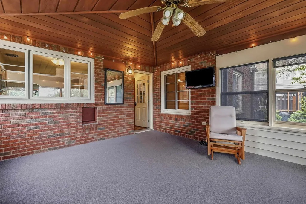 530 S Grandview Dubuque IA 52003