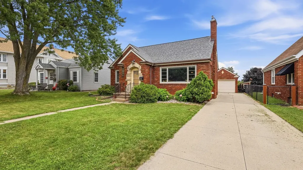 530 S Grandview Dubuque IA 52003